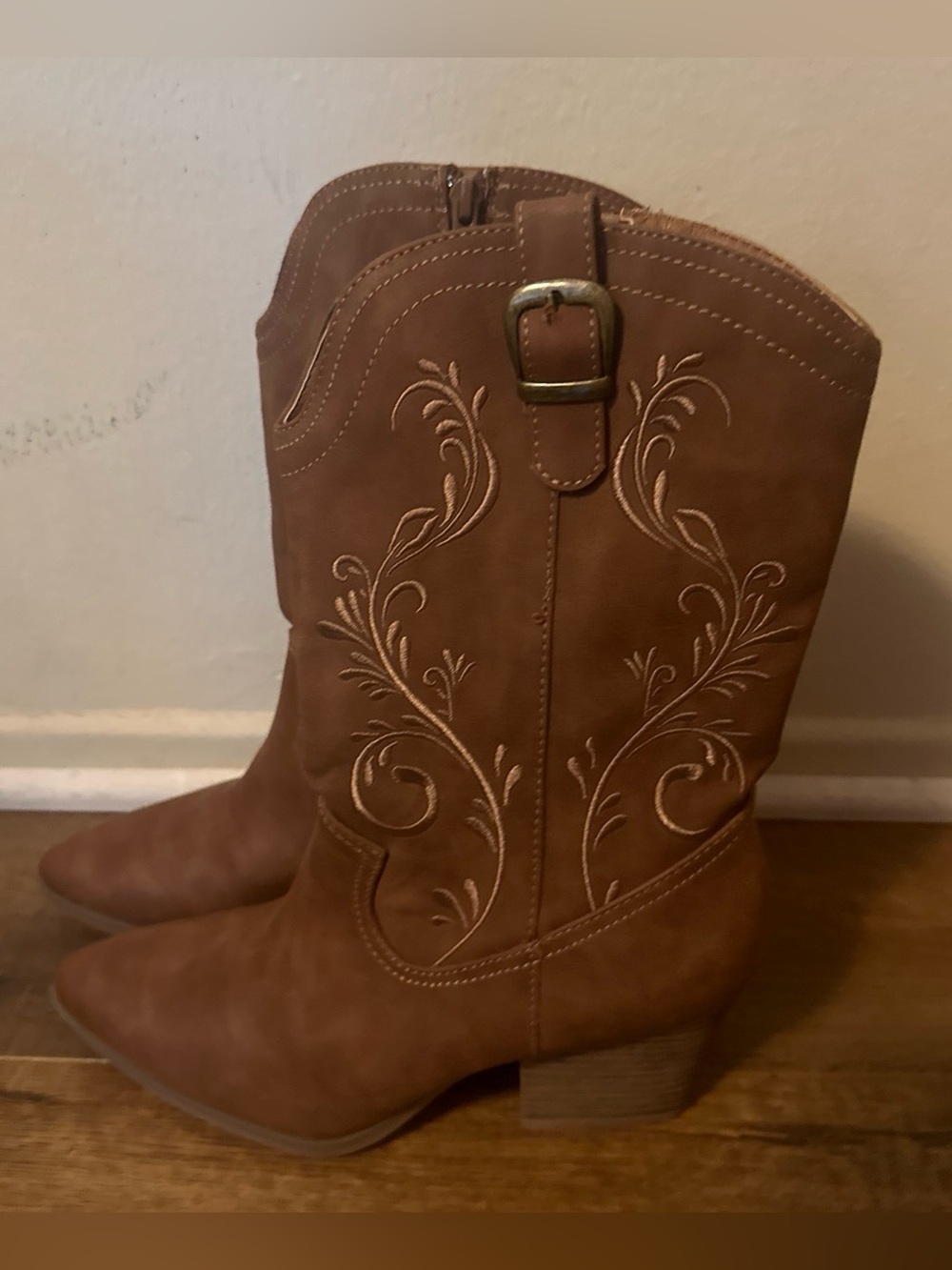 Women's Western Embroidered Mid-Calf Boots - Brown